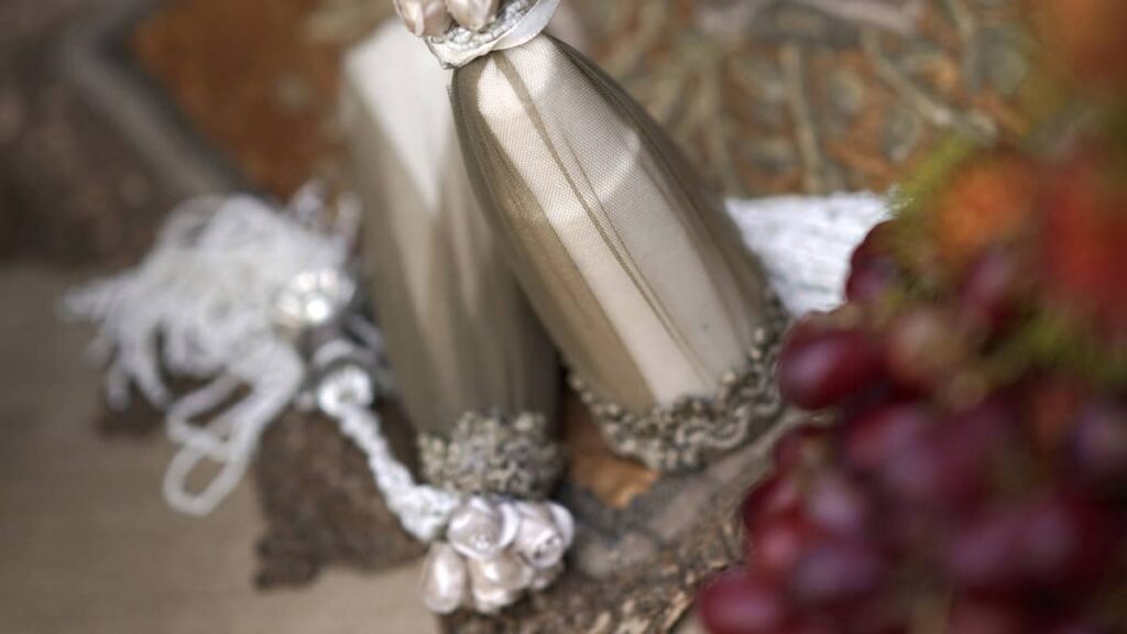 Detail der Sofreh Aghd während einer traditionellen iranischen Hochzeit