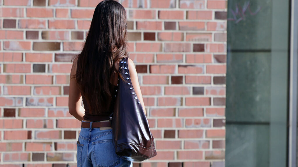 Iranian woman walking alone in Germany looking for meaningful relationships