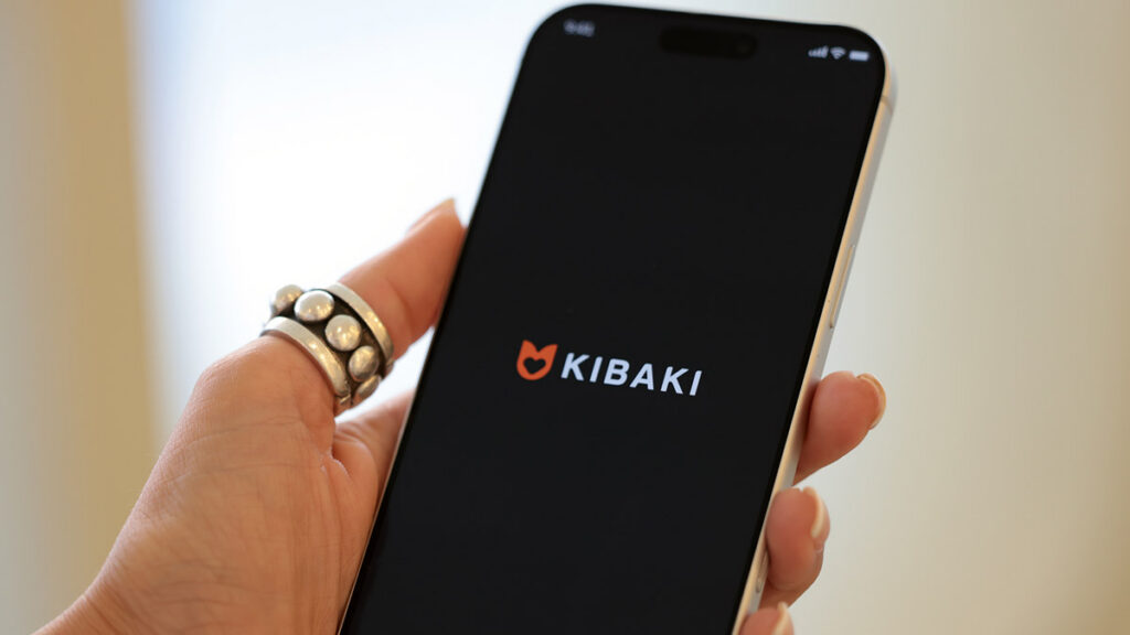 اپلیکیشن دوستیابی ایرانی کیباکی روی تلفن همراه