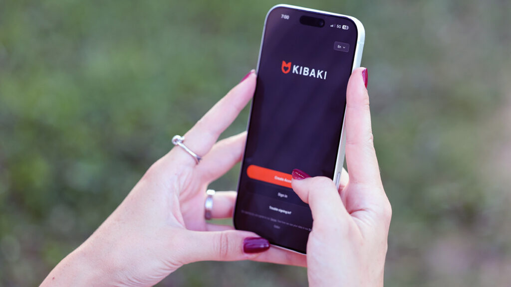 صفحه ورود اپلیکیشن کیباکی برای شروع آشنایی با فارسیزبانان