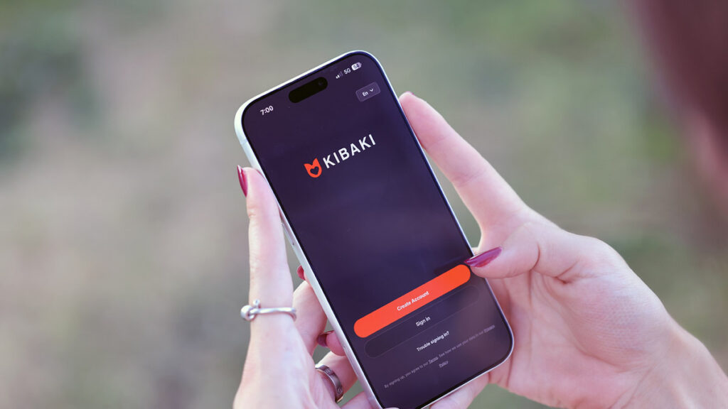KIBAKI app sign-up screen for Persian-speaking singles in the diaspora